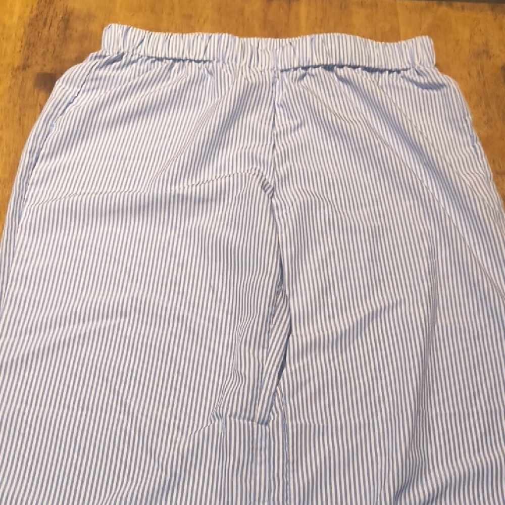 SHEIN Blue and White Striped Cropped Pants